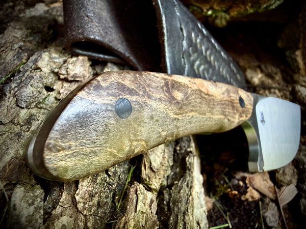 Skinner with Birdseye Maple handle